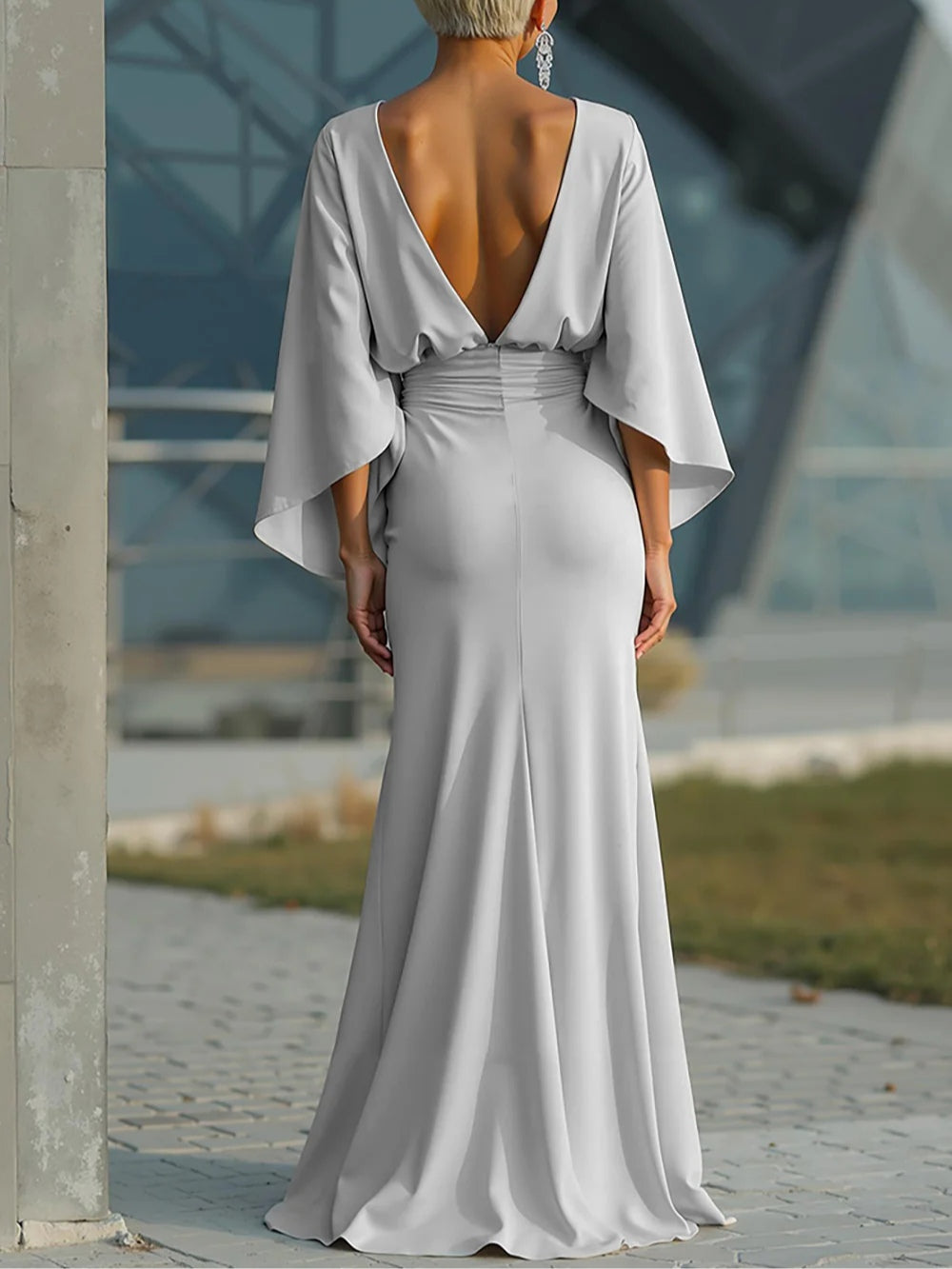 Clara | Abito elegante con scollatura a V, senza maniche e schiena scoperta